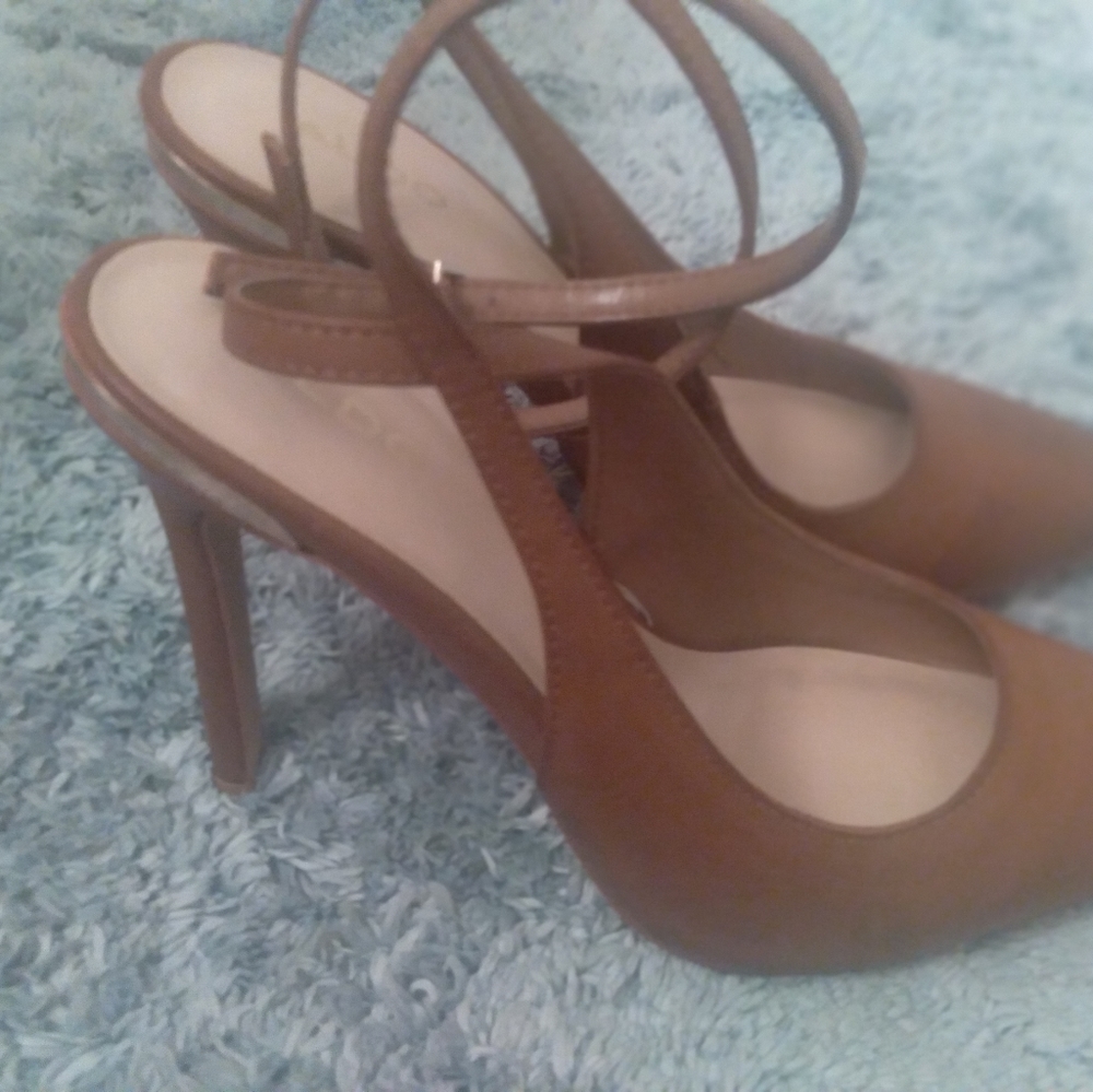 Super Sexy Brown Aldo Slingbacks!! - Picture 1 of 7
